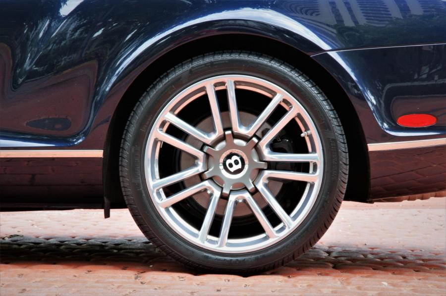 Колеса Bentley Continental GT Series 51 2010 года  (фото 24 из 67)
